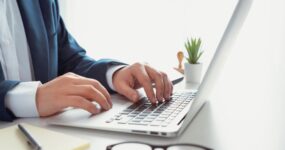 Księgowość online vs. tradycyjna